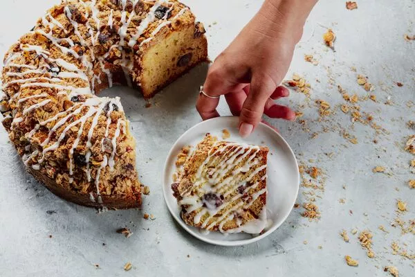 Hazelnut Crumble Cake | Florida Crystals